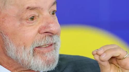 Aprovação do governo Lula recua e rejeição mantém-se alta, mostram pesquisas Ipsos-Ipec e Datafolha