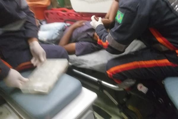 Polícia Militar salva jovem que ameaçava se jogar da ponte que liga Ipiaú ao Japomirim