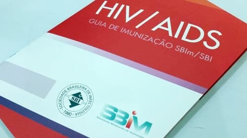 Número de idosos que testaram positivo para HIV quadruplicou