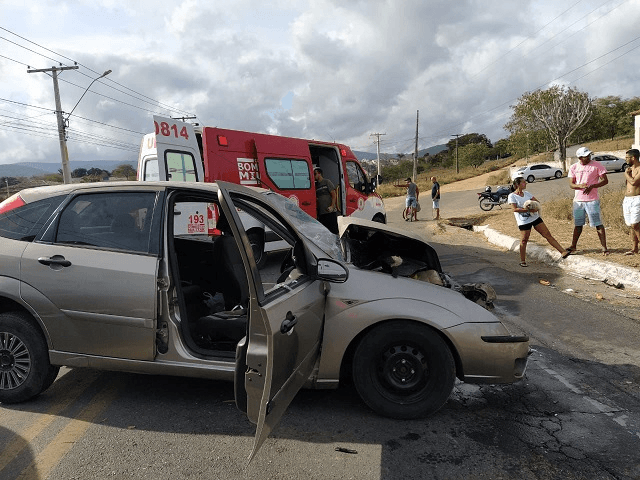 Colisão em Jequié deixa quatro pessoas feridas na BR-330