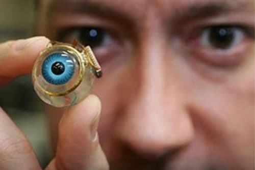 Olho biônico revoluciona tratamento da cegueira degenerativa com nova tecnologia visual