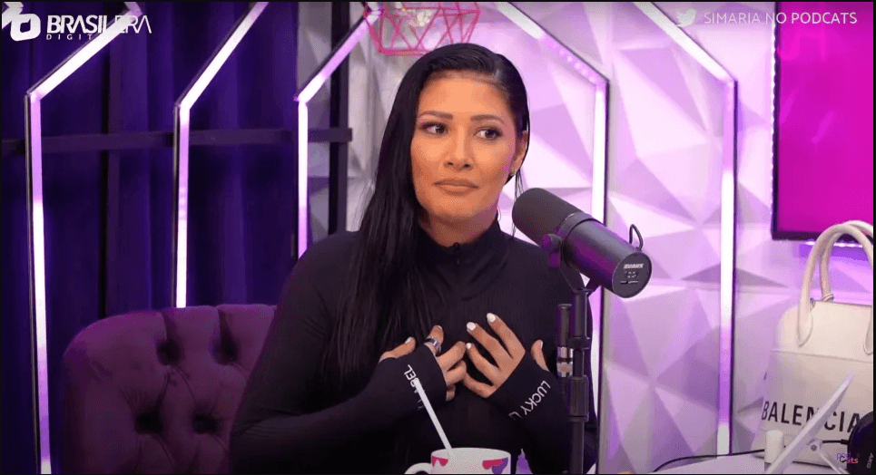 Simaria avalia boato de romance com DJ Ivis: 'Achei meu periquito no lixo?'