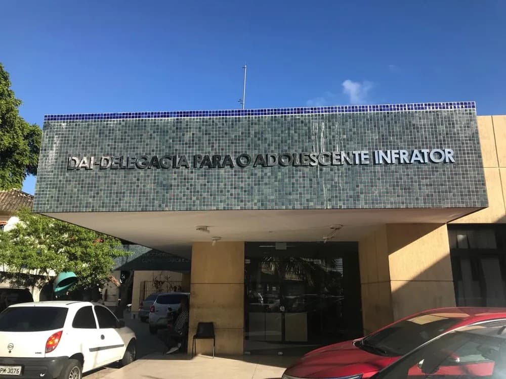 Vice-diretor de escola em Salvador é esfaqueado por aluno de 16 anos