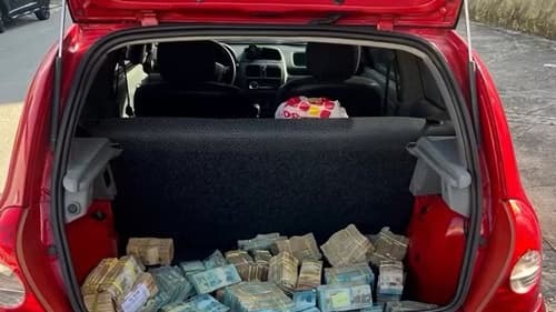 Polícia encontra cerca de R$ 1 milhão em porta-malas de carro abandonado há mais de 10 dias