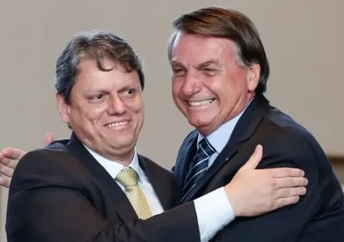 Tarcísio critica prisão de Bolsonaro e diz que decisão ignora estado de saúde do ex-presidente