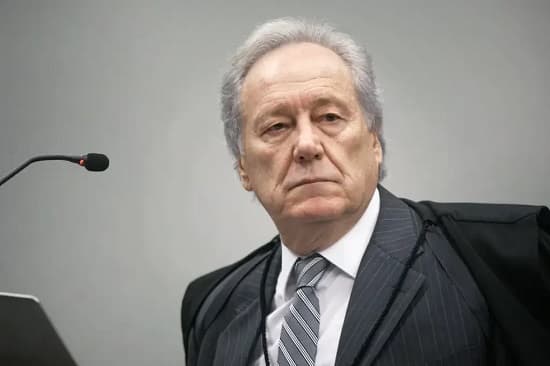 Ministro do STF determina suspensão do uso do Censo de 2022 para a distribuição do FPM