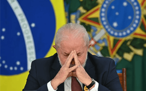 Pedido de impeachment de Lula tem mais de 90 assinaturas