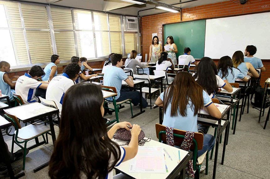 Pagamento do 'passivo do Fundef' ao magistério, aprovado no Senado, já é lei Fonte: Agência Senado