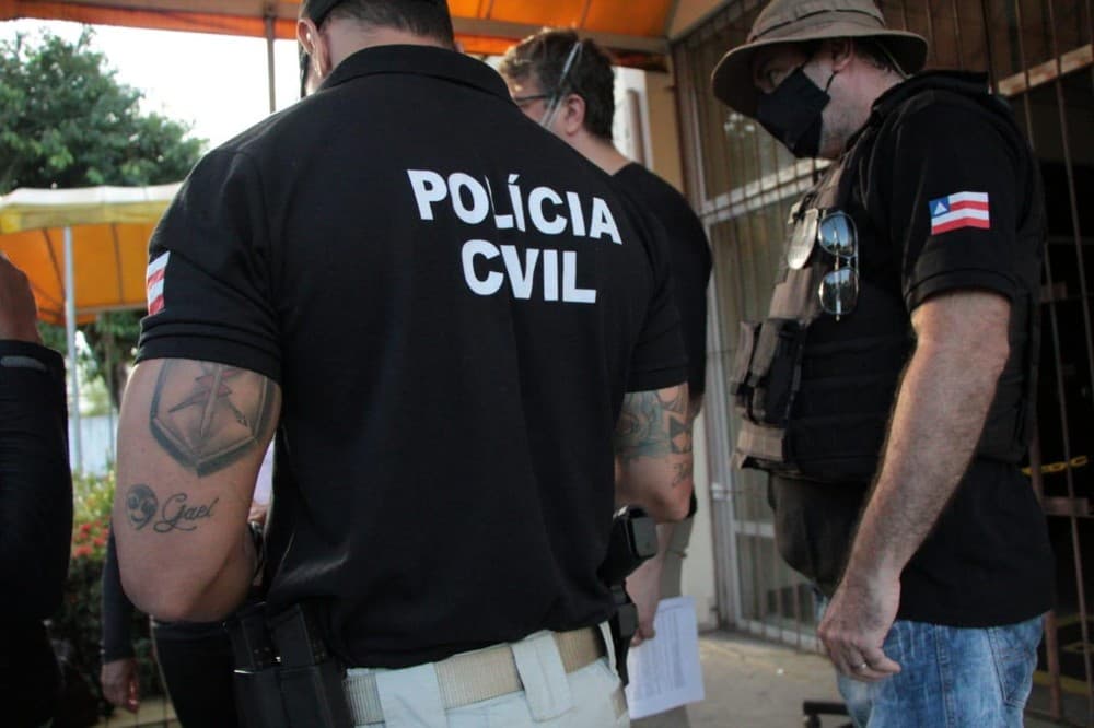 Casal é preso dentro de agência bancária suspeito de praticar fraudes contra idosos