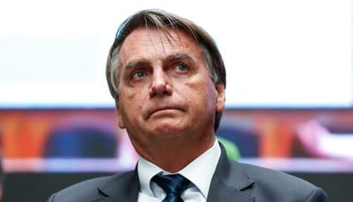 Bolsonaro passa primeiras 24h em prisão domiciliar sob protestos e articulações políticas