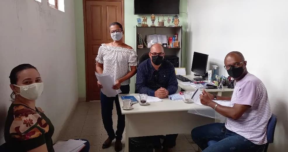 Primeiro encontro do novo presidente do Conselho de Educação de Ibirataia com o gestor da Semec