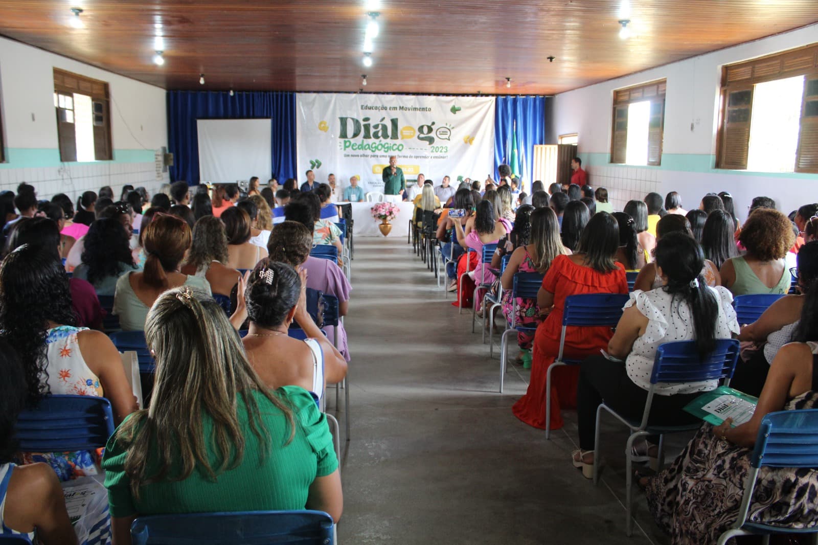 Ibirataia: ano letivo se inicia com formação para os educadores