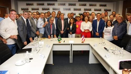 Governo da Bahia cria comissão para discutir crise no setor cacaueiro