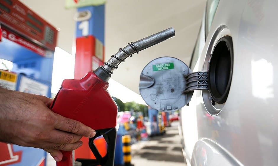 Petrobras anuncia redução de R$ 0,15 no preço da gasolina