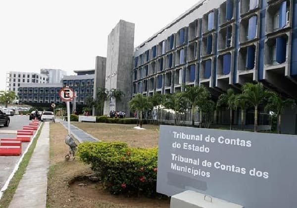 TCM multa prefeito de Aiquara Delmar Ribeiro por nepotismo
