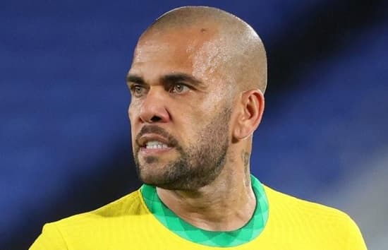 DNA confirma sêmen de Daniel Alves em mulher que denunciou estupro