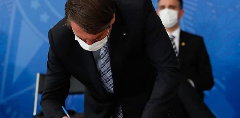 Bolsonaro sanciona projeto que abranda Lei de Improbidade Administrativa