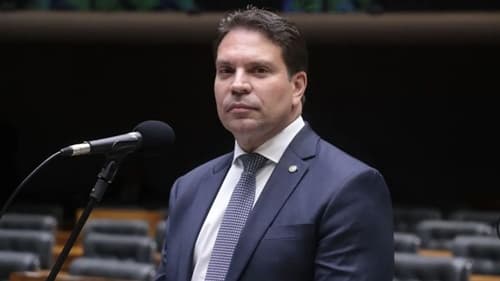 Alexandre Ramagem é preso nos EUA por agentes de imigração após fugir do Brasil