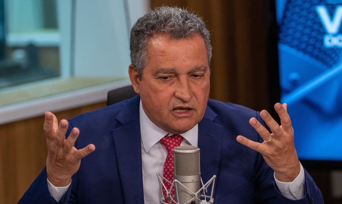 Rui Costa diz que presidente do BC presta ‘desserviço’ e promete reação sobre juro