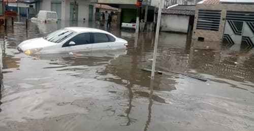 Chuva causa diversos transtornos em Feira de Santana