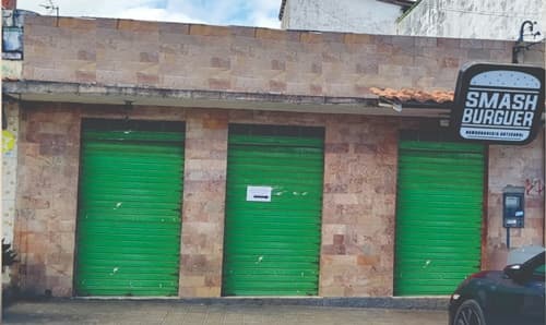 Ibirataia: Vende-se um imóvel comercial na Praça 7 de Setembro