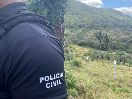 Dois homens são presos suspeitos de matar vizinho com golpes de machado e foice