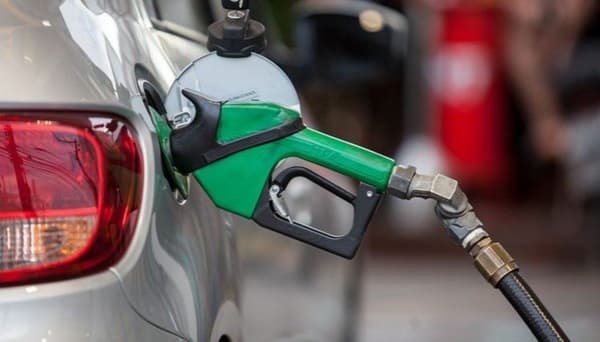 Gasolina pode subir R$ 0,69 e álcool R$ 0,24 na próxima semana