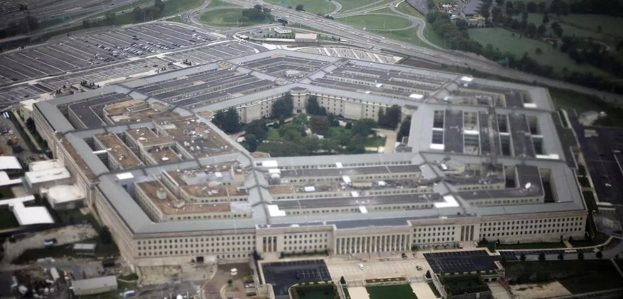 Pentágono: 8.500 soldados americanos em alerta para um possível envio ao leste da Europa