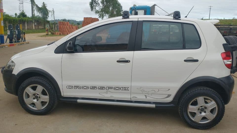 Classificados: Vende-se um Cross Fox 1.6 Ano 09/10