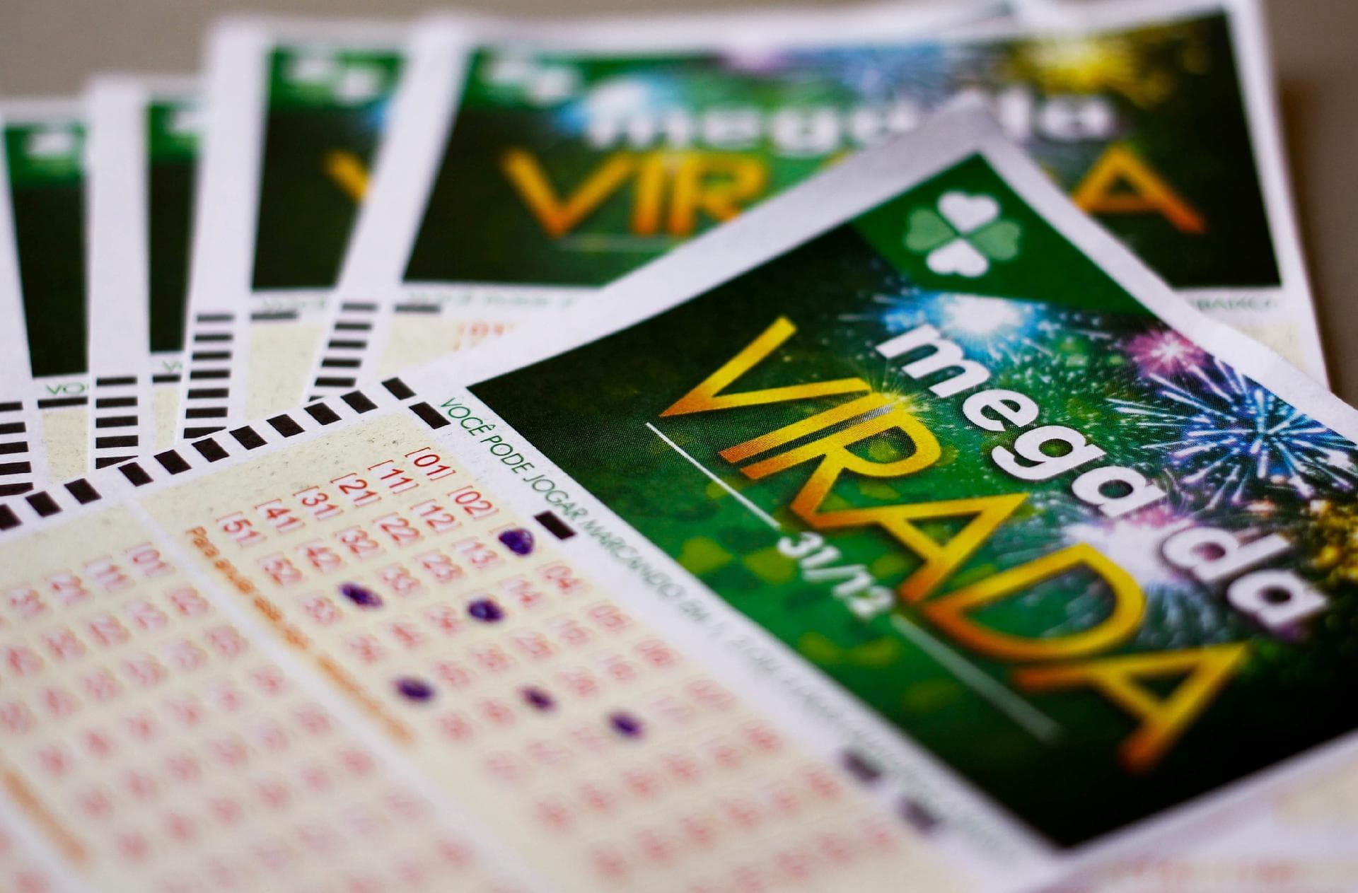Duas apostas de RJ e SP dividem prêmio de R$ 378 milhões da Mega da Virada