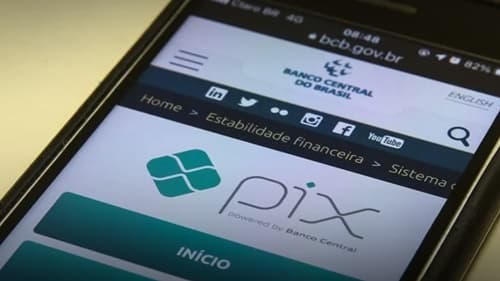 Roberto Campos Neto anuncia que Pix poderá ter função de cartão de crédito a partir de 2025