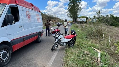Ipiaú: Motociclista fica ferido após colidir com placa de sinalização na BA-650