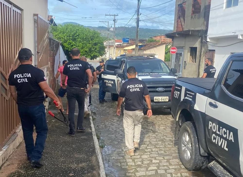 Mais de 70 são presos em operação contra tráfico de drogas na Bahia