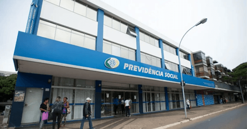 Pente-fino quer verificar 800 mil benefícios do INSS até fim do ano, diz Lupi
