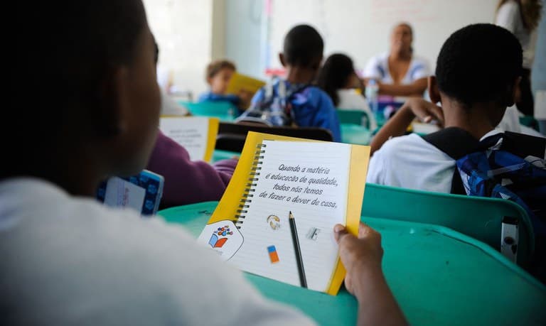 MEC divulga lista de escolas municipais e estaduais que receberão apoio do Programa Brasil na Escola