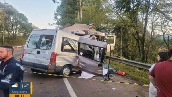 Tragédia na estrada deixa 7 pessoas mortas em acidente na BR-386