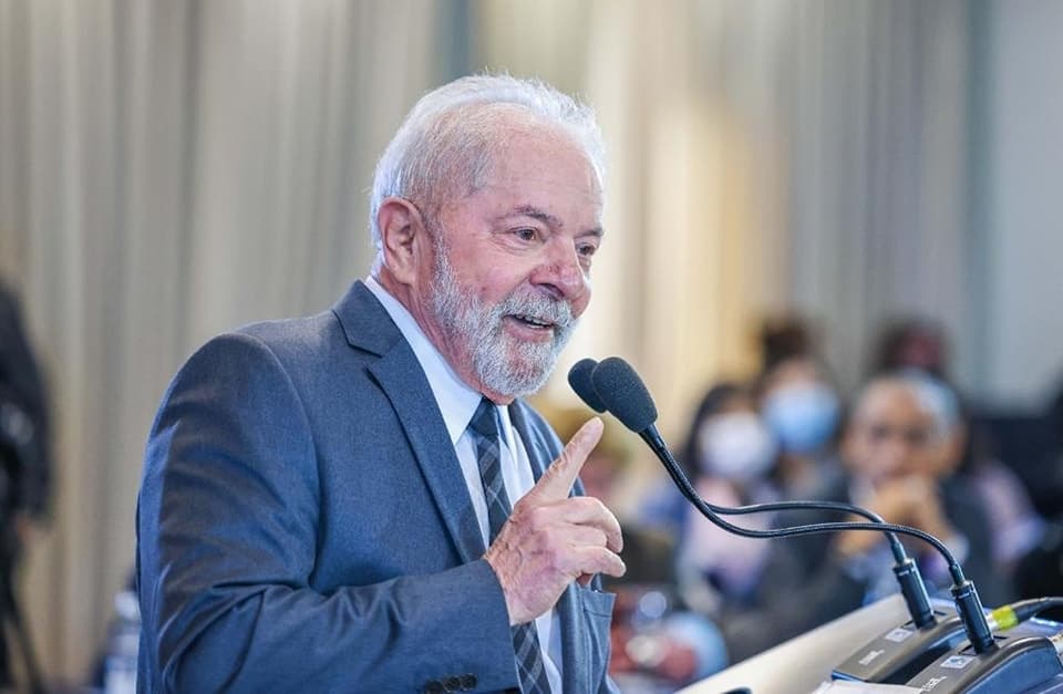 Ministra do TSE manda tirar do ar vídeo que liga Lula a crimes