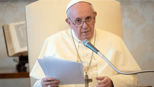 Vaticano desmente boato sobre novas regras para ingresso de gays no sacerdócio