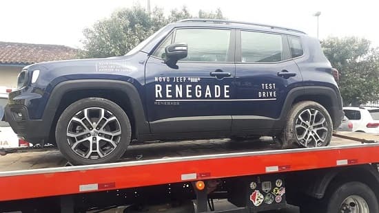 Teixeira de Freitas: Homem com transtornos mentais invade concessionária, furta carro e foge