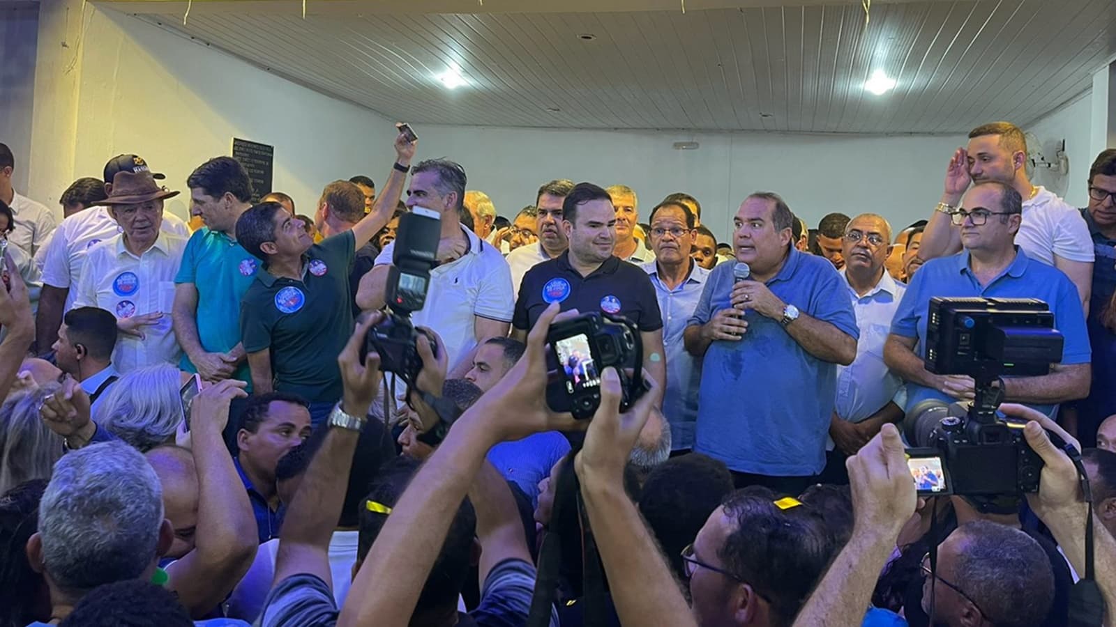 Sandro Régis reune liderança de quase 30 municípios em Jequié e hipoteca apoio a ACM Neto e Cacá Leão