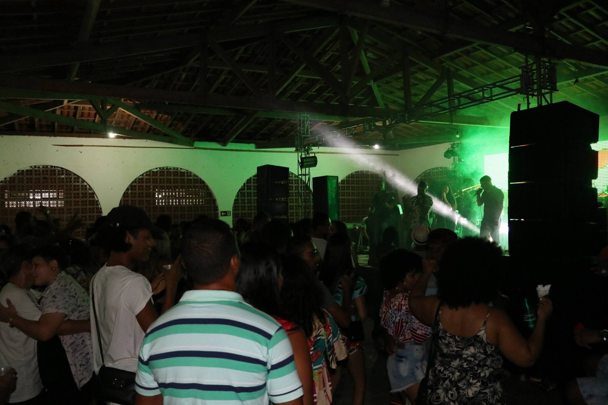 Governo libera eventos com até mil pessoas na Bahia, mas que estejam vacinadas