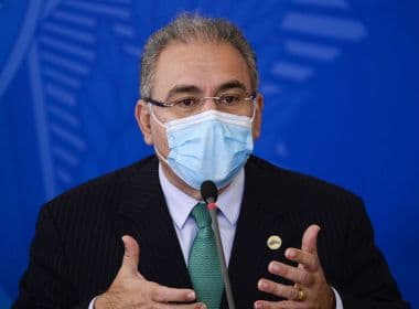 Sem dar detalhes, Queiroga diz que negocia 100 milhões de doses de vacina da Moderna