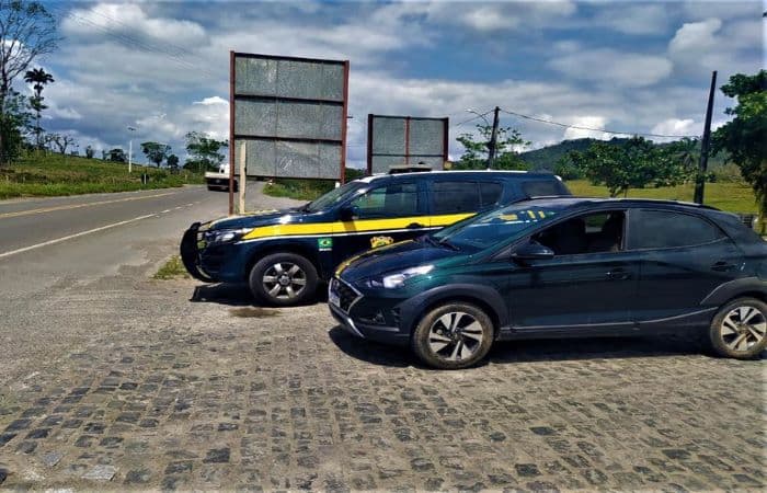 Mulher é presa em Itabuna com carro que havia sido roubado em Salvador