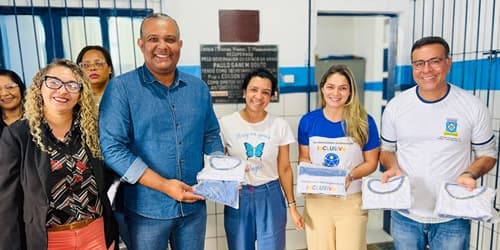 Ibirataia: Prefeitura inicia entrega de fardamentos na Rede Municipal de Ensino
