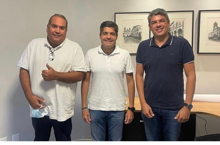 Sandro Régis rebate Rui, defende ACM Neto e diz que governador parece viver numa realidade paralela