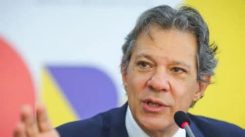 Bolsa Família: Governo Lula nega reajuste e descarta pacote para elevar popularidade