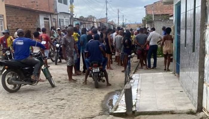 Homem é morto a tiros no centro de cidade na Bahia