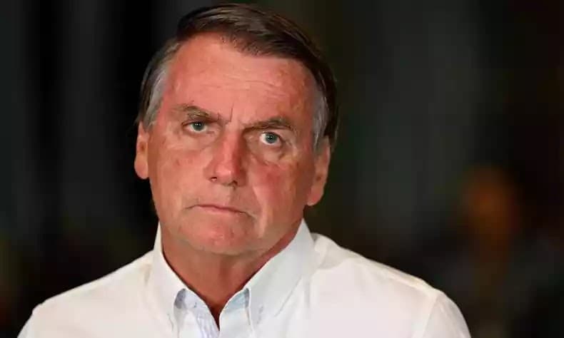 Bolsonaro é internado em hospital de Brasília com dores abdominais