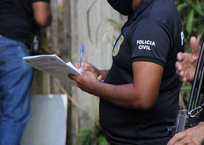 Golpista do Tinder é indiciado pela polícia no interior da Bahia; ele oferecia fotos íntimas