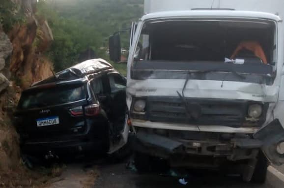 Pastor evangélico e mãe morrem em acidente na BR-116 em Manoel Vitorino
